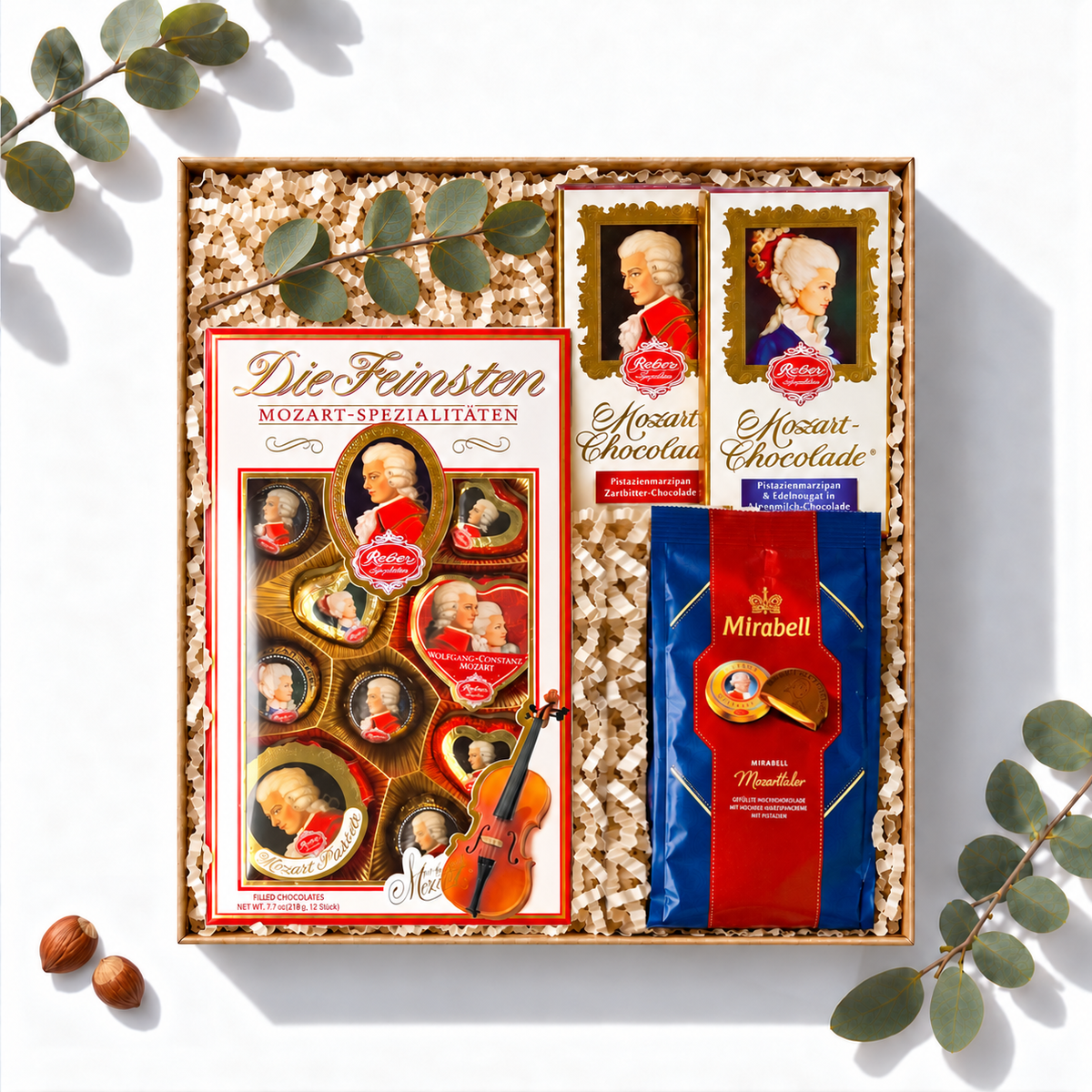 Geschenkbox Mozart Symphonie mit Reber Mozart-Spezialitäten, Reber Mozart-Chocolade und Mirabell, Ansicht von oben