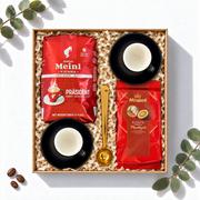 Geschenkbox Wiener Tradition mit Julius Meinl Präsident Kaffee, Mirabell Mozartkugeln und zwei Espressotassen, Ansicht von oben